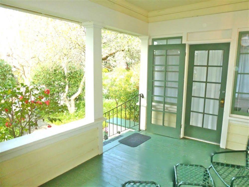 Camellia Inn Healdsburg Exterior photo